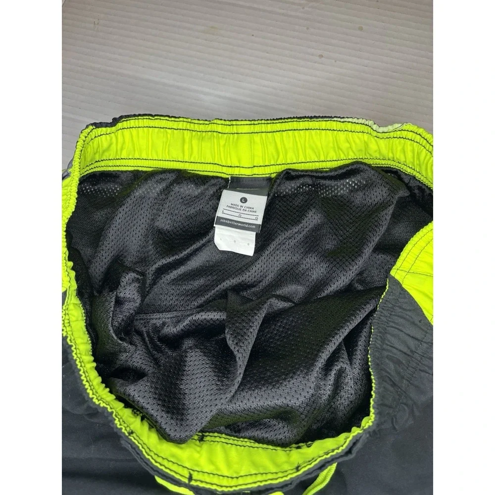 NIKE Black/Green Men Swim Shorts Beach Bottoms Drawstring Lined Size Large